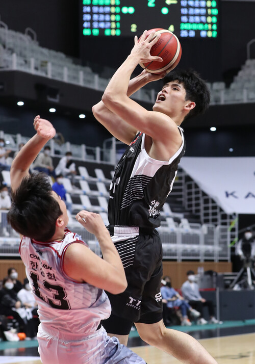 수원 케이티의 하윤기. KBL 제공