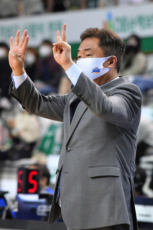 전창진 KCC 감독. KBL 제공