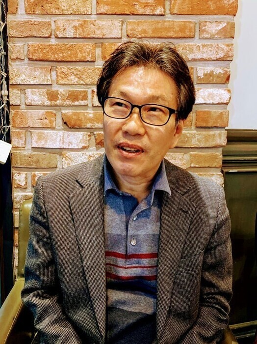 소설가 겸 문학평론가인 심영의 박사.