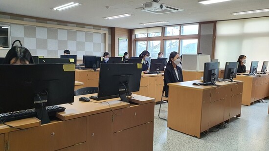 11회 경남상업경진대회 모습. 경남도교육청 제공 11회 경남상업경진대회 모습. 경남도교육청 제공