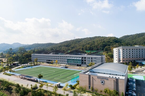 드론으로 촬영한 학교 전경. 한민고 제공