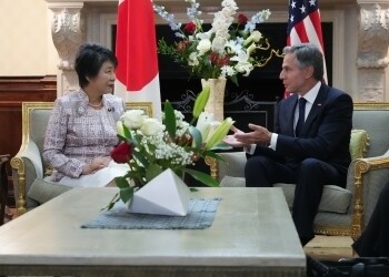 토니 블링컨(사진 오른쪽) 미국 국무장관과 가미카와 유코 일본 외무상이 지난달 18일 뉴욕에서 회담을 가졌다. 일본 외무성 누리집