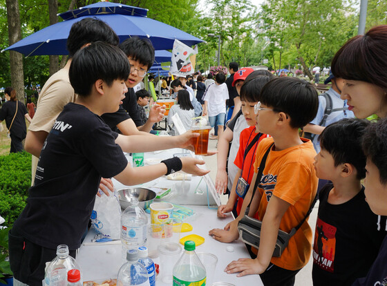 매년 5월에 열리는 와글와글 어린이 잔치의 모습. 공릉청소년문화정보센터 제공