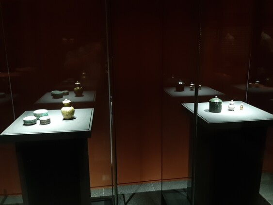 충남 부여 왕흥리절터에서 나온 6세기 사리장엄구와 전북 익산 미륵사터 서탑에서 출토된 7세기 사리장엄구가 나란히 전시되어 있다. 백제 공예미술의 절정을 보여주는 두 작품이 국립중앙박물관에 함께 전시된 것은 이번 기획전이 처음이다. 노형석 기자