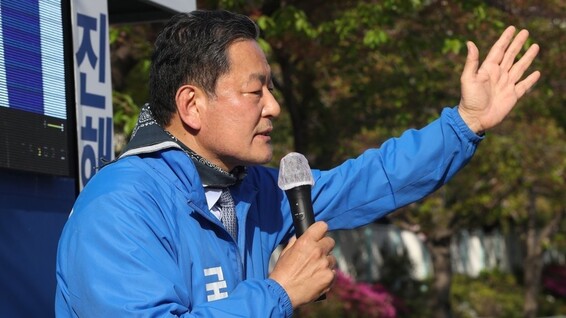 황기철 국가보훈처장이 지난 4월 총선에서 유세하고 있는 모습. 연합뉴스