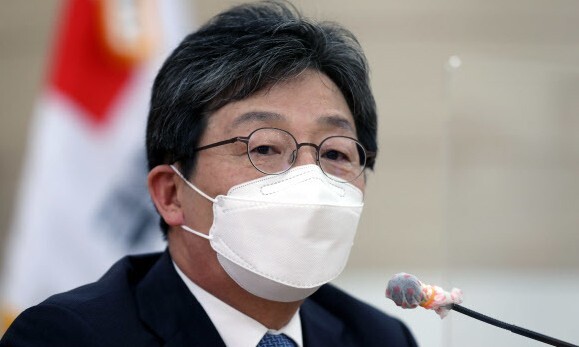 유승민 전 의원이 9일 오후 경남 창원시 의창구 국민의힘 경상남도당에서 열린 ‘경남 기자 간담회’에서 발언하고 있다. 연합뉴스