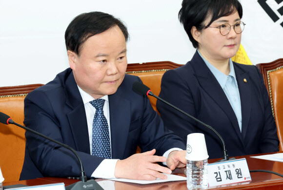 김재원 국민의힘 최고위원이 30일 국회에서 열린 최고위원회의에 참석했다. 연합뉴스