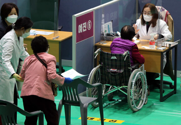 질병청, 백신예방접종센터 장애인 편의 사항 전수조사한다