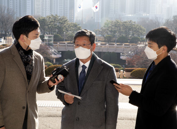 3일 정부과천청사로 출근하는 이용구 법무부 차관. 연합뉴스