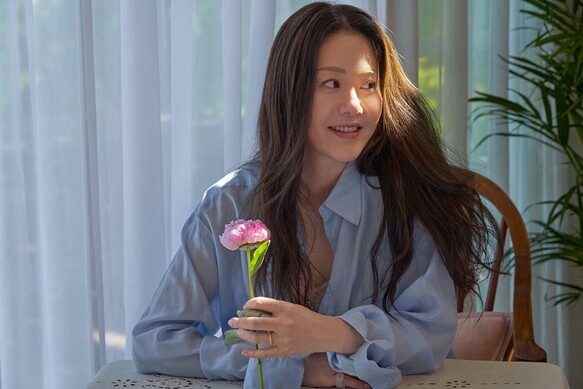 드라마 &lt;너를 닮은 사람&gt;(제이티비시)으로 돌아오는 고현정. 소속사 제공