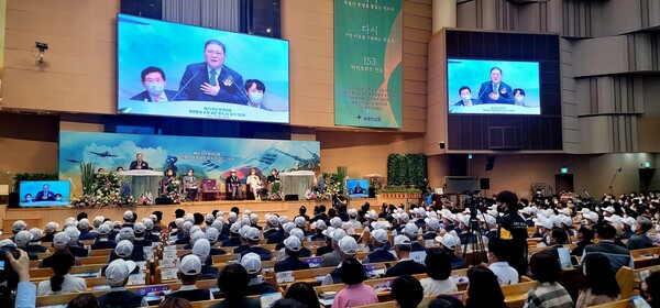 19일 오후 7시 경기도 용인시 새에덴교회에서 열린 ‘국군 참전유공자 초청 보은예배’. 사진 새에덴교회 제공