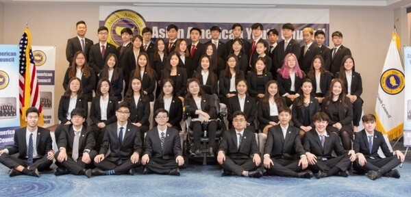 ‘한복의 날’ 제정 이끌어낸 한인 청소년 단체 ‘재미차세대협의회’. 연합뉴스