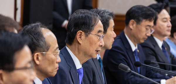 한덕수 국무총리가 4일 오전 서울 종로구 정부서울청사에서 열린 국무회의에서 발언하고 있다. 연합뉴스