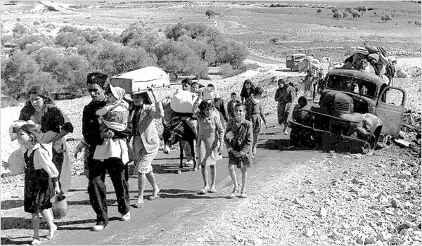1948년 후반 팔레스타인인들이 갈릴리를 떠나고 있다. 팔레스타인인은 이스라엘의 건국을 75만명가량이 터전을 잃게 된 ‘대재앙’(알 나크바)으로 부른다. 위키피디아