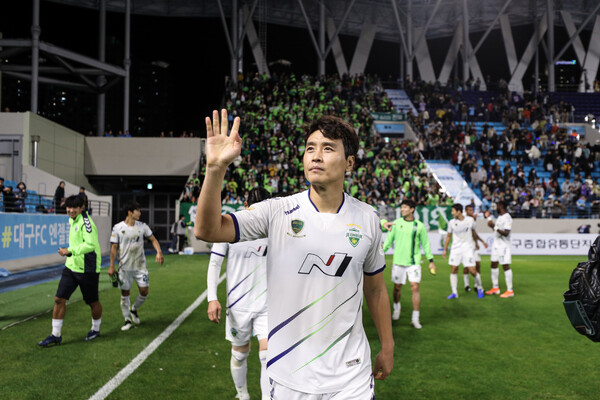 전북 현대의 이동국. 한국프로축구연맹 제공