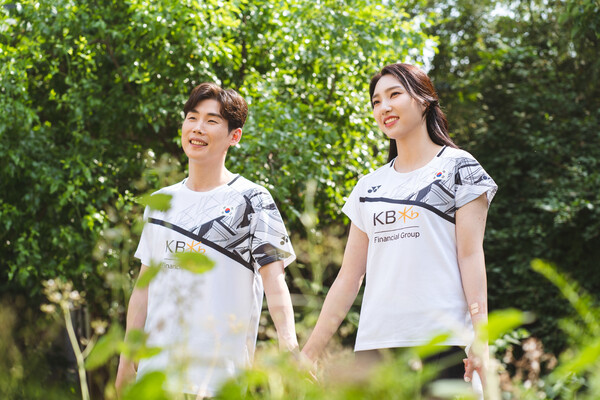 한국 배드민턴 대표팀의 남녀 단식 간판인 손완호(왼쪽)와 성지현 선수. 성지현씨 제공