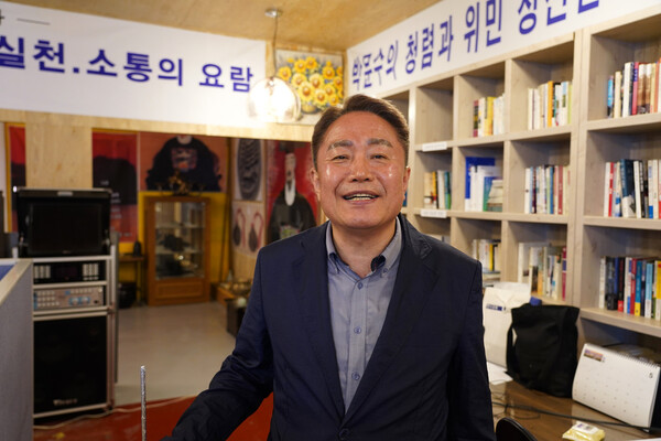 장승재 디엠제트관광 대표는 코로나19 사태가 잠잠해지는대로 다시 비무장지대로 달려갈 채비를 하고 있다. 사진 박경만 기자