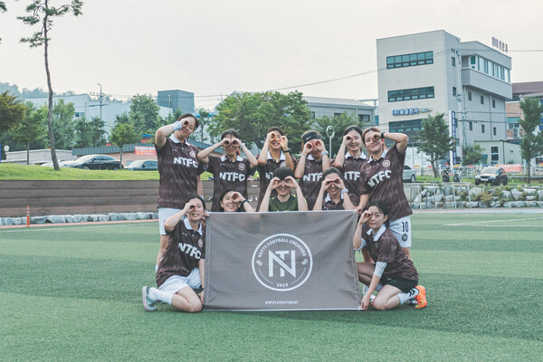 최현희(25)씨가 소속된 사회인 여자축구 동호회 너티FC. 최현희씨 제공