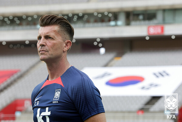 콜린 벨 한국 여자축구대표팀 감독. 대한축구협회 제공