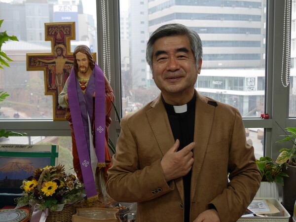 가톨릭영성심리상담소장 홍성남 신부. 사진 조현 기자