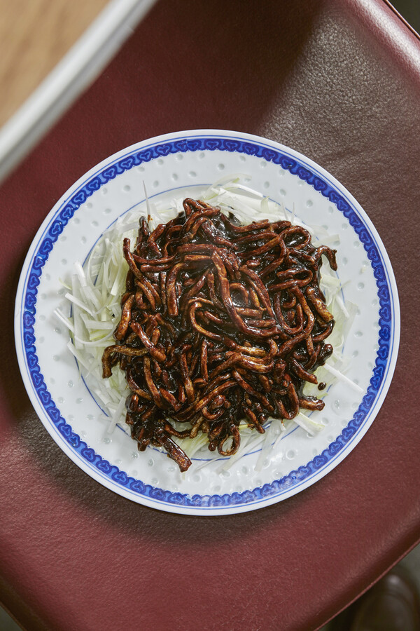 징장러우쓰(경장육사). 윤동길(스튜디오 어댑터 실장)