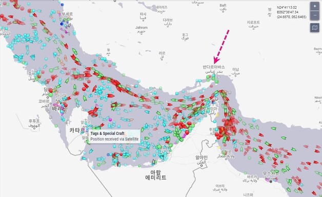 마린트래픽 사이트에 보이는 반다르아바스 위치.