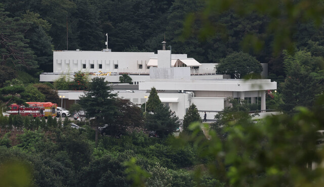 2일 서울 용산구 한남동 옛 외교부장관 공관에서 대통령 관저 공사가 진행되고 있다. 대통령실사진기자단