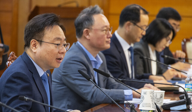 조규홍 보건복지부 장관이 8일 서울 종로구 정부서울청사에서 열린 병원계 간담회에 참석해 인사말을 하고 있다. 연합뉴스