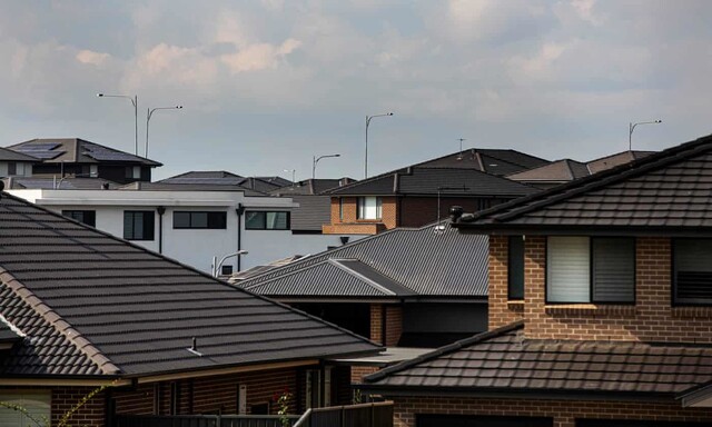 오스트레일리아 뉴사우스웨일스주는 탄소중립 실현을 위해 검은 색 지붕을 금지하는 방안을 추진한다고 밝혔다. &lt;가디언&gt; 제공(Jessica Hromas 촬영)