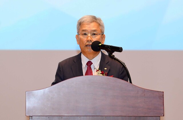 김동철 한국전력 사장이 20일 전남 나주 한전 본사에서 열린 제22대 한전 사장 취임식에서 취임사를 하고 있다. 한전 제공