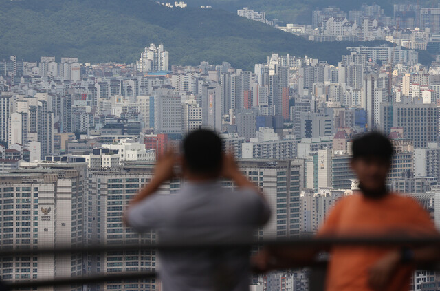 서울 남산에서 바라본 아파트단지 모습. 연합뉴스