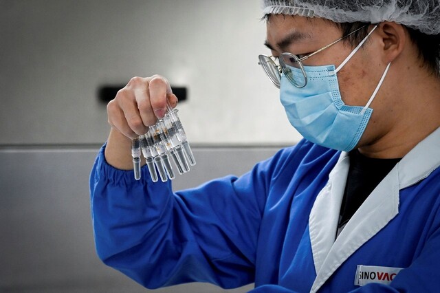 중국 “개발중인 14개 코로나19 백신 중 5개 임상 3상”