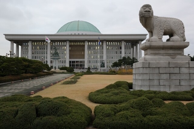 국회의사당 전경. &lt;한겨레&gt; 자료사진