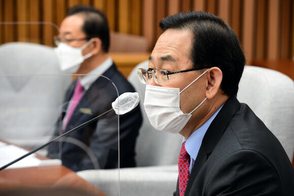 주호영 국민의힘 당 대표 권한대행 겸 원내대표가 27일 국회에서 열린 원내대책회의에서 발언하고 있다. 연합뉴스