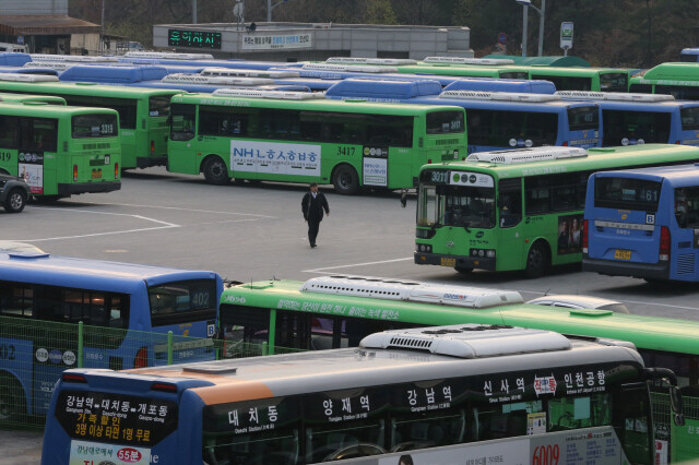 서울의 한 시내버스 차고지의 모습. 〈한겨레〉 자료사진