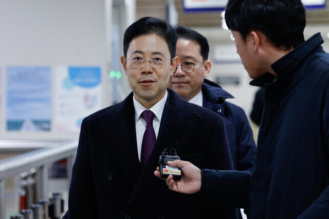 ‘고발사주 의혹’으로 재판에 넘겨진 손준성 대구고등검찰청 차장검사가 지난달 27일 오전 서초구 서울중앙지방법원에서 열린 1심 결심 공판에 출석하고 있다. 연합뉴스