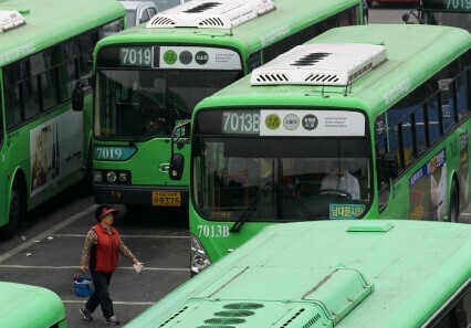 서울의 한 시내버스 차고지 모습. 한겨레 자료사진