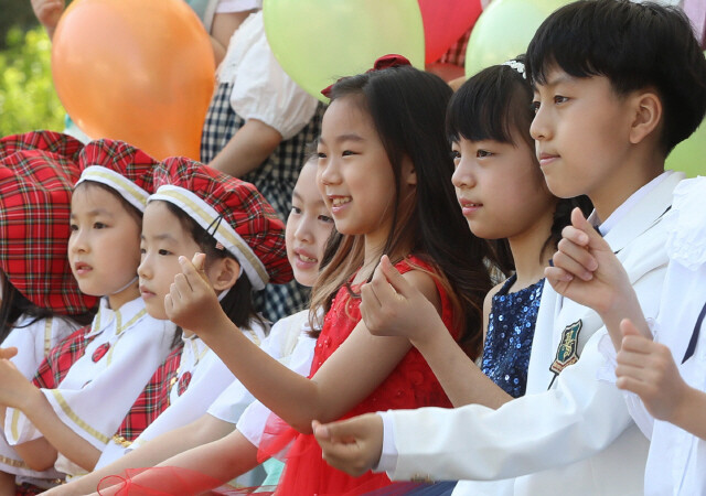 어린이날 행사에 참여한 아이들. 신소영 기자 viator@hani.co.kr