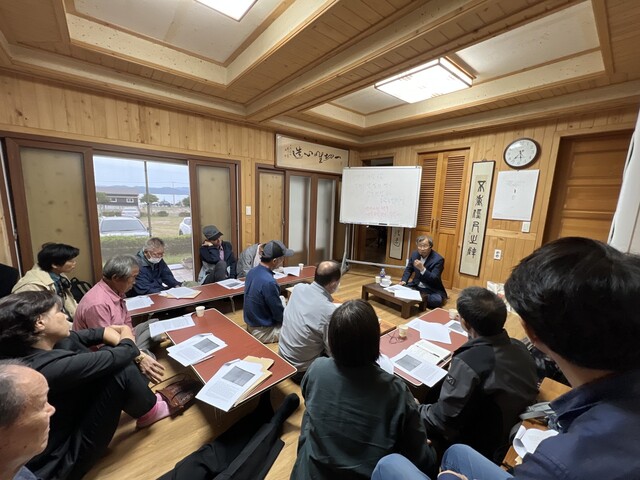 지난 6일 전남 보성군 득량면 불이학당에서 박맹수 원광대 교수가 강의하고 있다. 불이학당 제공