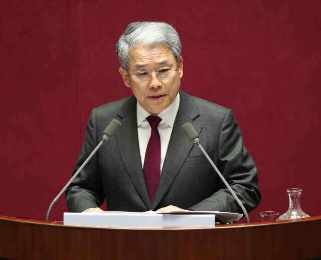 한국전력공사의 차기 사장으로 김동철 전 의원이 유력한 것으로 전해진다. 사진은 2018년 2월2일 국회 본회의에서 교섭단체 대표 연설을 하는 김 전 의원의 모습. 강창광 기자 chang@hani.co.kr