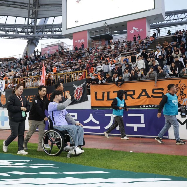 지난 11일 제주 서귀포시의 제주월드컵경기장에서 제주 유나이티드 소속 골키퍼 유연수(25)가 은퇴식을 했다. 제주 유나이티드 페이스북 갈무리