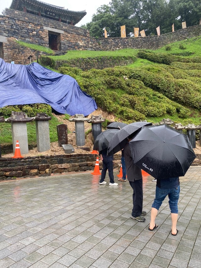 15일 충남 공주시 공산성(국가사적) 금서루 아래 쪽으로 토사가 유실된 모습. 문화재청 제공