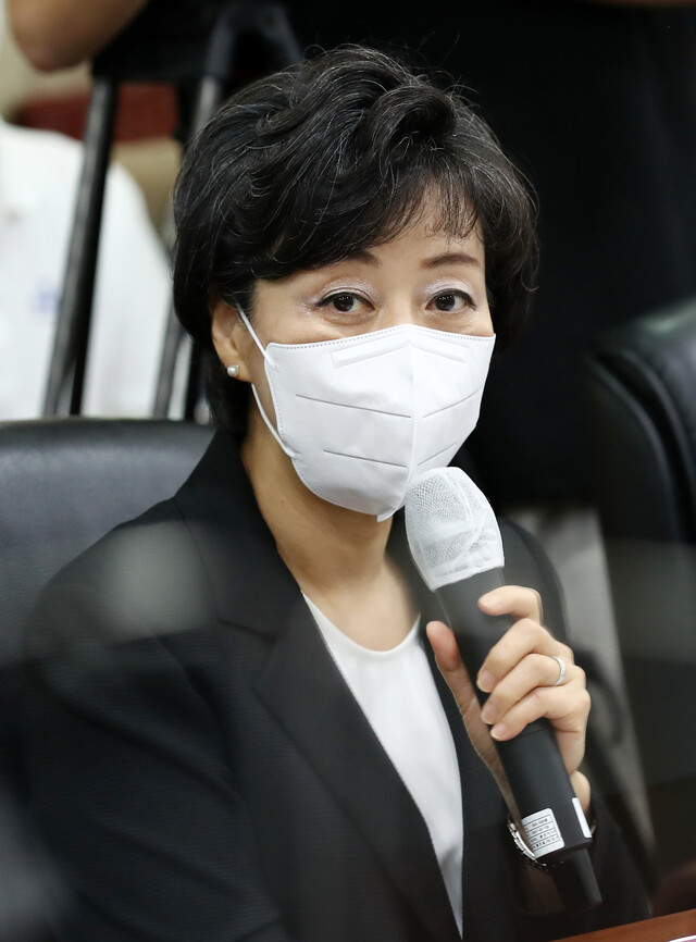 박순애 사회부총리 겸 교육부 장관이 25일 오전 대전시 유성구 궁동 충남대학교에서 열린 반도체 관련 인재양성 관계자 간담회에 참석해 발언하고 있다. 연합뉴스