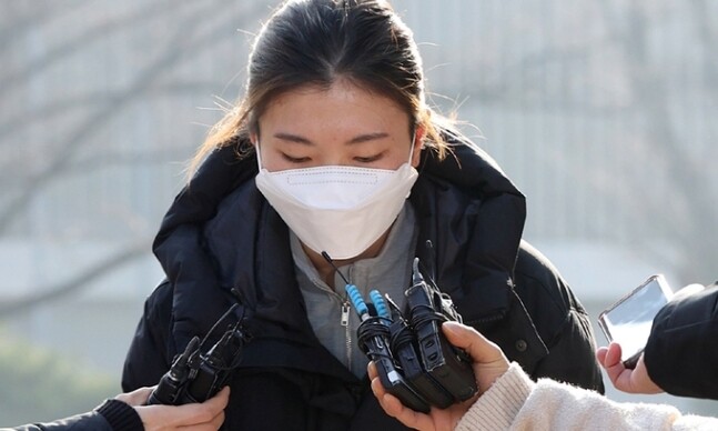 심석희가 지난 21일 서울 송파구 올림픽공원 대한빙상경기연맹에서 열린 스포츠공정위원회에 출석하고 있다. 연합뉴스