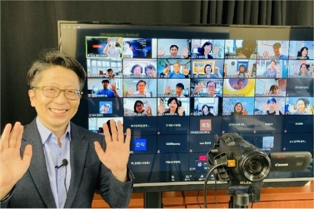 ‘온라인 원격연수 전용 스튜디오’ 모습. 한국전문대학교육협의회 제공 ‘온라인 원격연수 전용 스튜디오’ 모습. 한국전문대학교육협의회 제공