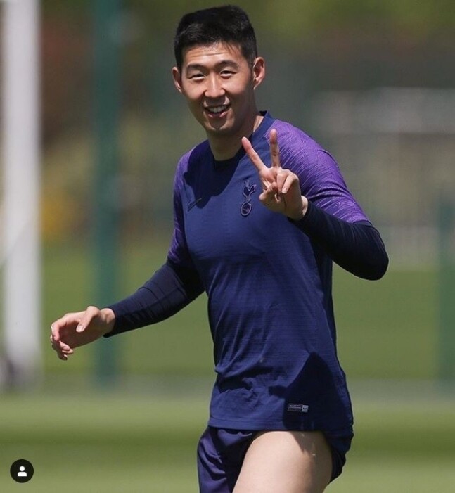 기초군사훈련을 마치고 팀 훈련에 복귀한 손흥민. 손흥민 인스타그램 갈무리