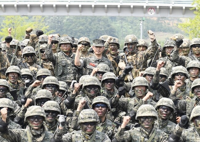 한-미 해병대 연합훈련에 참가한 양국 해병대원들의 모습. 사진은 2017년 6월 공동취재단이 쵤영했다.
