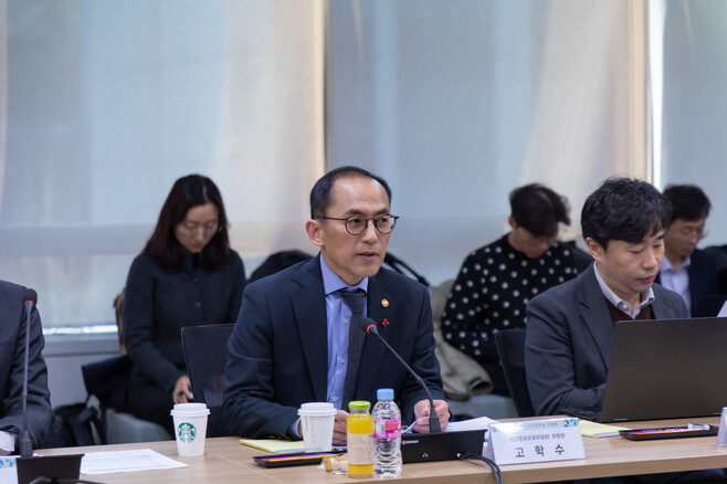 고학수 개인정보보호위원회 위원장이 지난 21일 서울 마포에서 열린 ‘인공지능 스타트업 간담회’에서 인사말을 하고 있다. 사진 개인정보위 제공