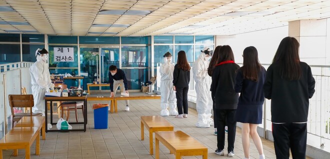 코로나19 검체 검사 자료 사진. 인천시교육청 제공