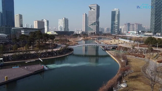 하늘에서 촬영한 인천시 송도 센트럴파크 모습. 인천시 홍보 영상 갈무리